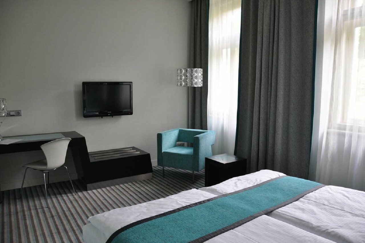 레드&블루 디자인 호텔 프라하 외부 사진